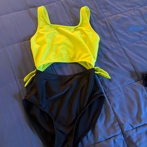 Girls bathing suit ONE PIECE